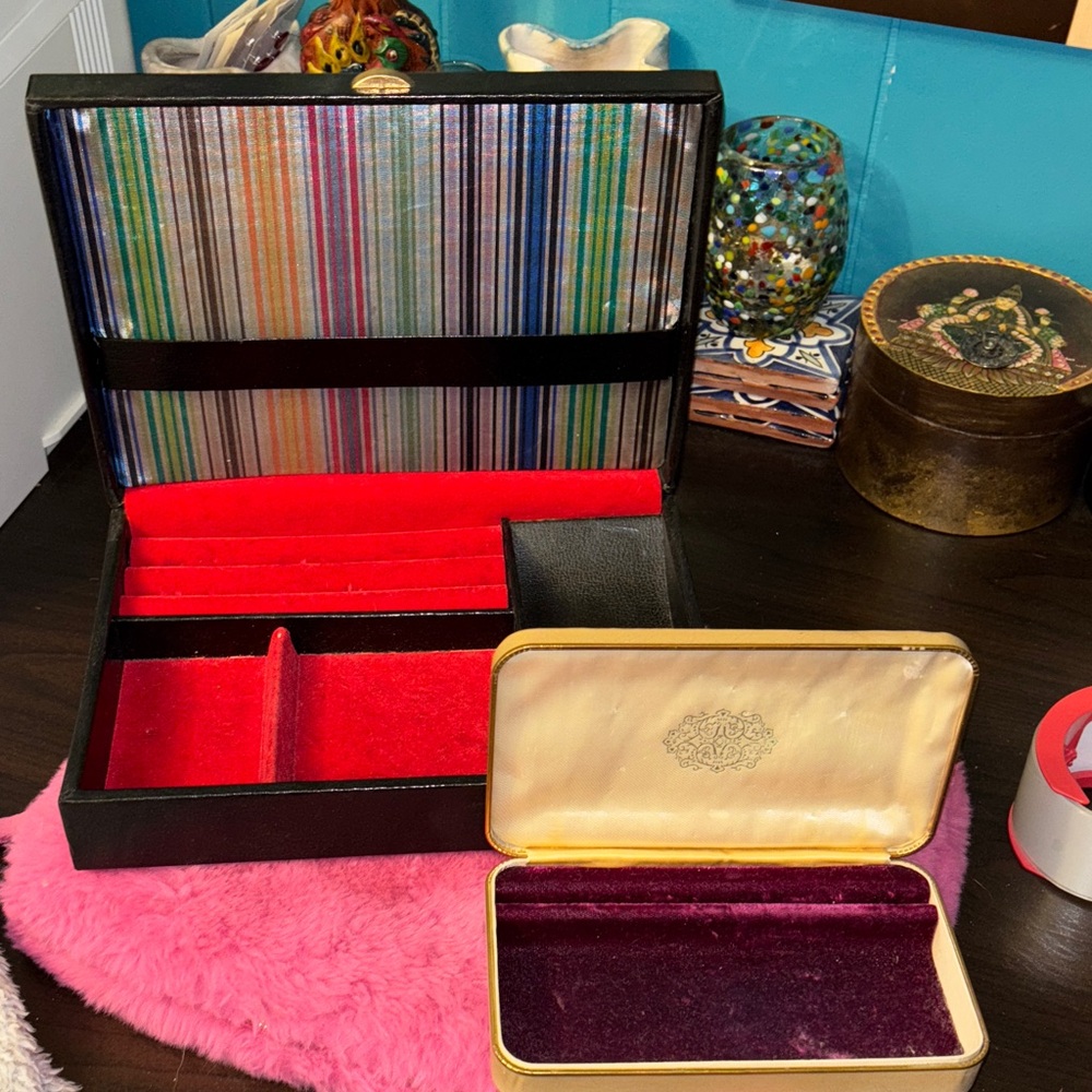 VINTAGE Set of Two Jewelry Boxes. Black larger box is Buxton small gold travel b
